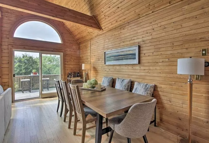 Elegant & Quiet Maine Escape W/ Sauna & Deck!