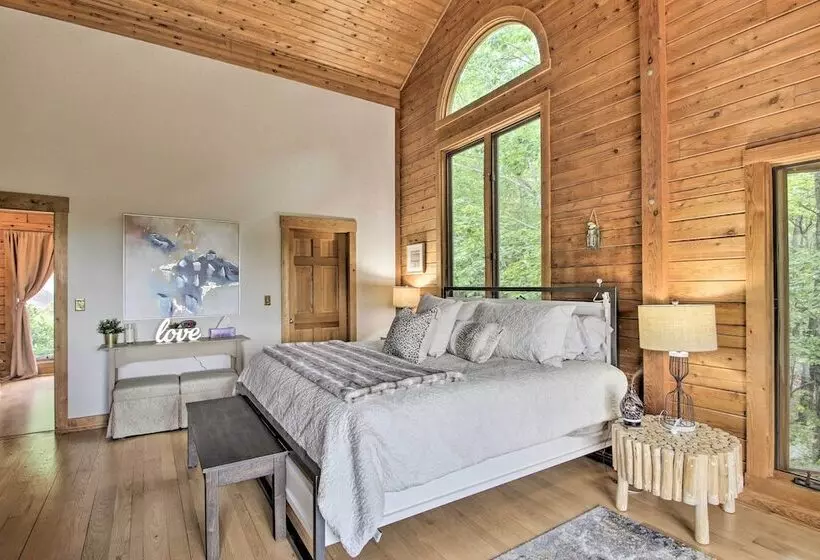 Elegant & Quiet Maine Escape W/ Sauna & Deck!
