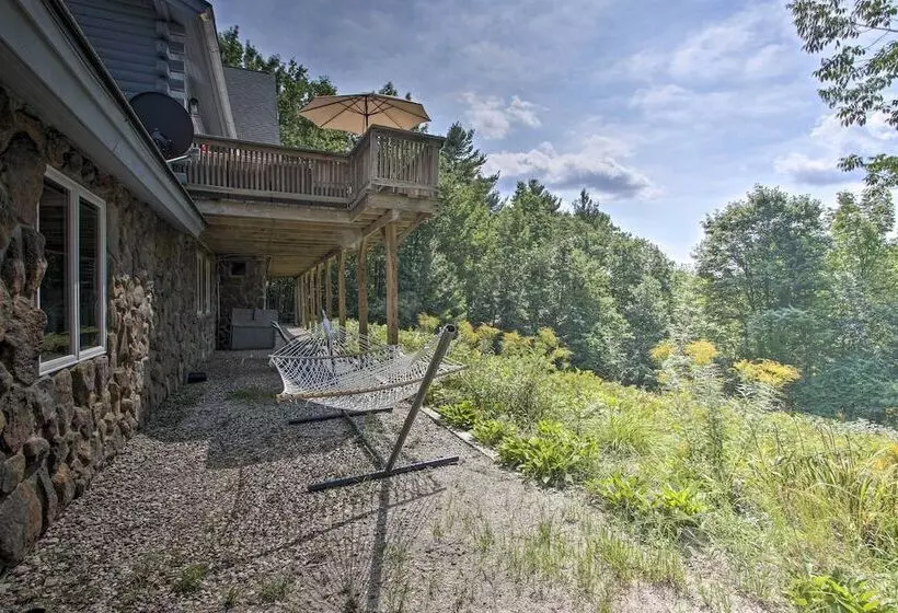 Elegant & Quiet Maine Escape W/ Sauna & Deck!