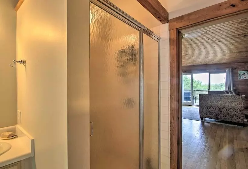 Elegant & Quiet Maine Escape W/ Sauna & Deck!