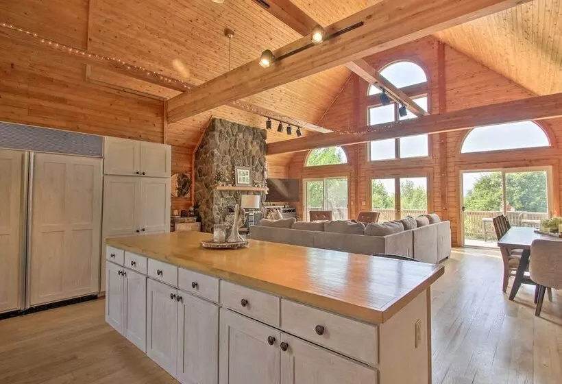 Elegant & Quiet Maine Escape W/ Sauna & Deck!