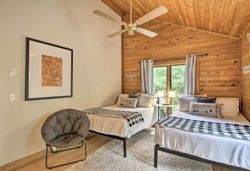 Elegant & Quiet Maine Escape W/ Sauna & Deck!