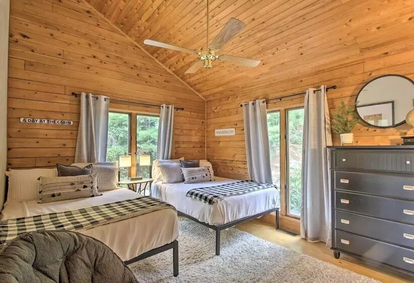 Elegant & Quiet Maine Escape W/ Sauna & Deck!