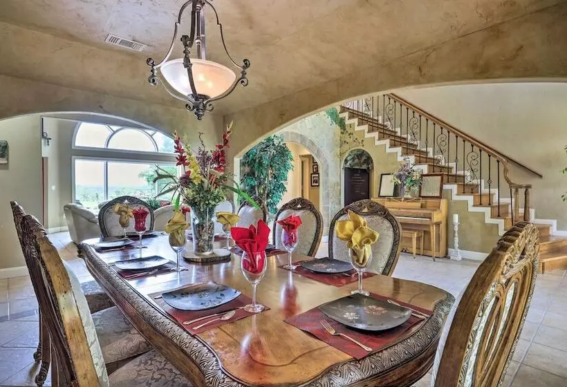 Extravagant 4,500 Sq Ft Home In Hill Country!