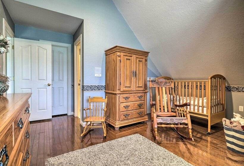 Extravagant 4,500 Sq Ft Home In Hill Country!