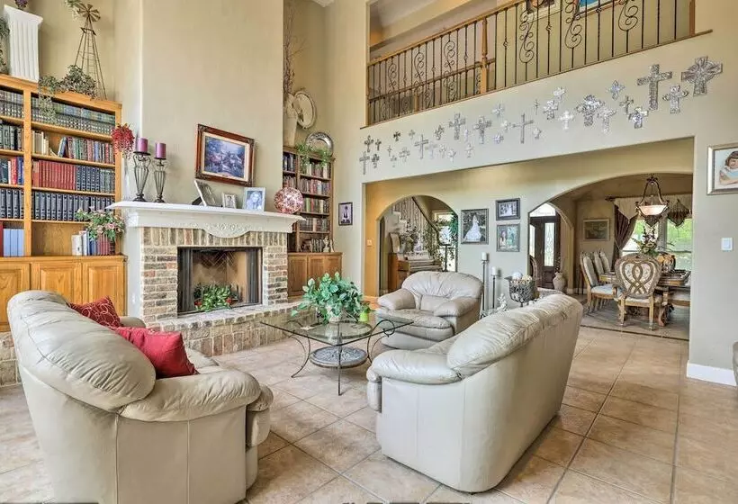 Extravagant 4,500 Sq Ft Home In Hill Country!