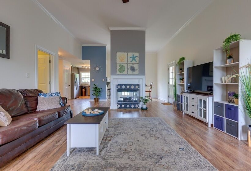 Ocean Springs Beach House W/ Saltwater Pool!