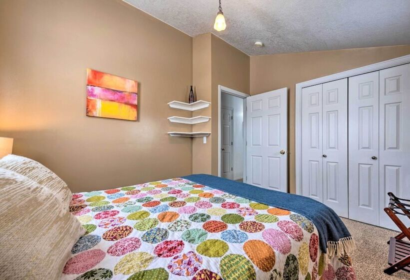 Family Friendly Logan Farmhouse W/ Yard & Near Usu