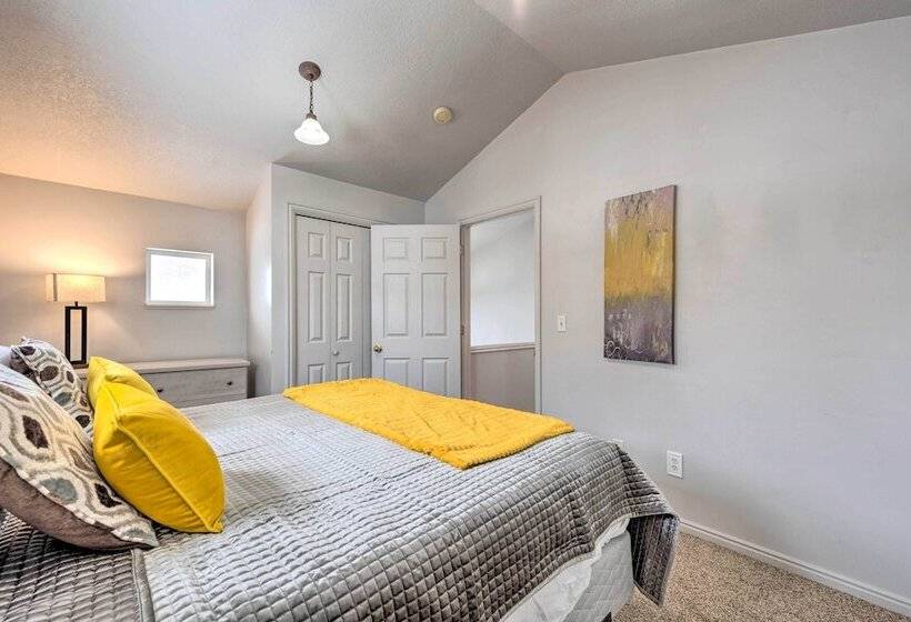 Family Friendly Logan Farmhouse W/ Yard & Near Usu