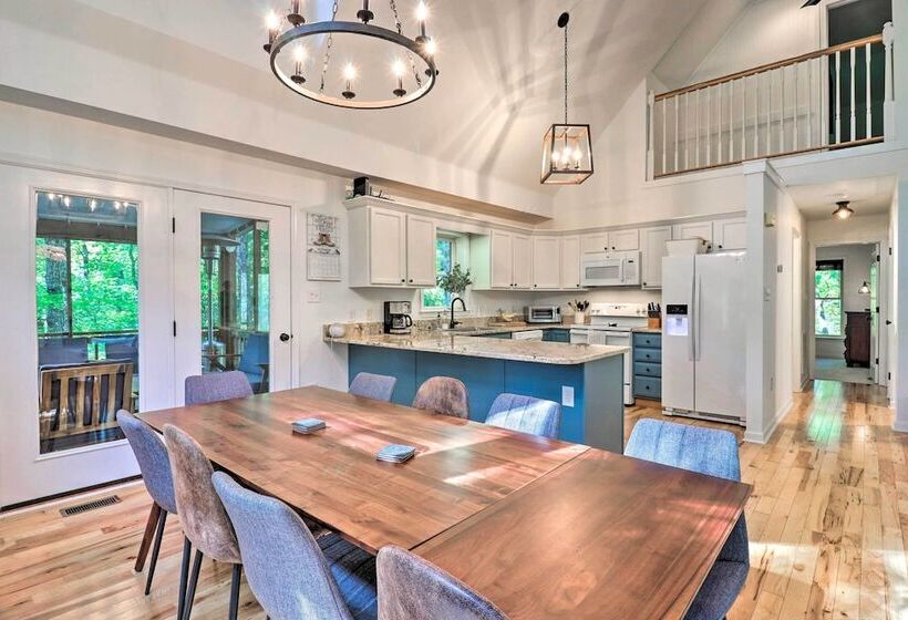 2 Mi To Sapphire Resort: Home W/ Hot Tub & Games!