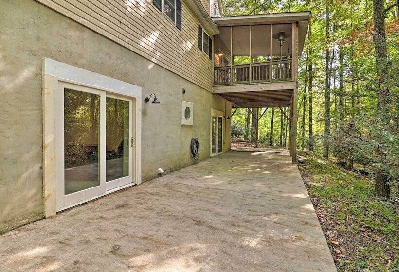 2 Mi To Sapphire Resort: Home W/ Hot Tub & Games!