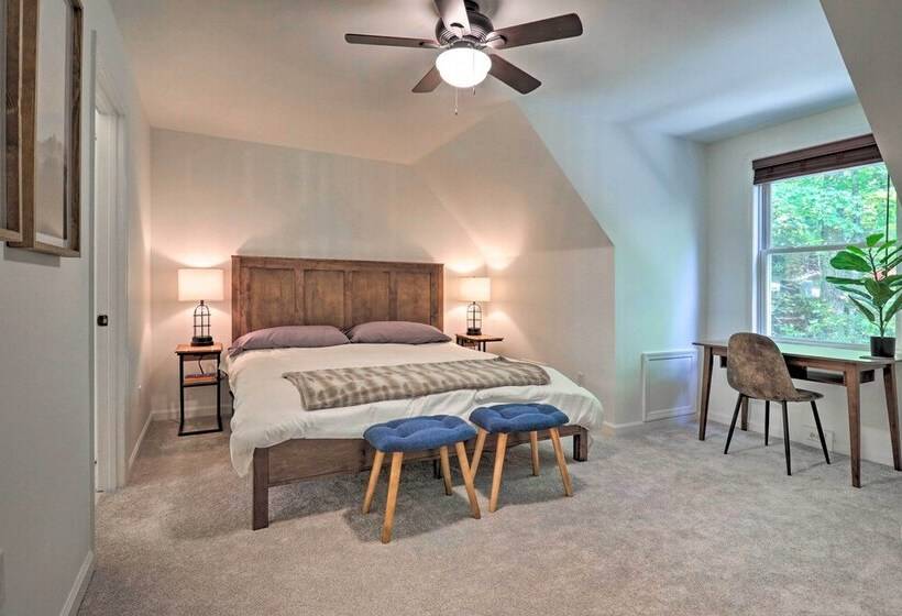 2 Mi To Sapphire Resort: Home W/ Hot Tub & Games!