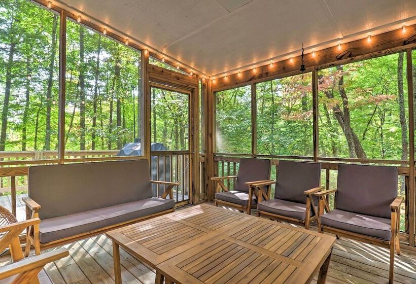 2 Mi To Sapphire Resort: Home W/ Hot Tub & Games!