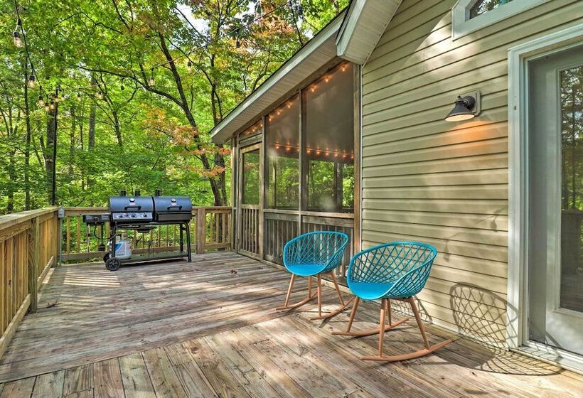 2 Mi To Sapphire Resort: Home W/ Hot Tub & Games!