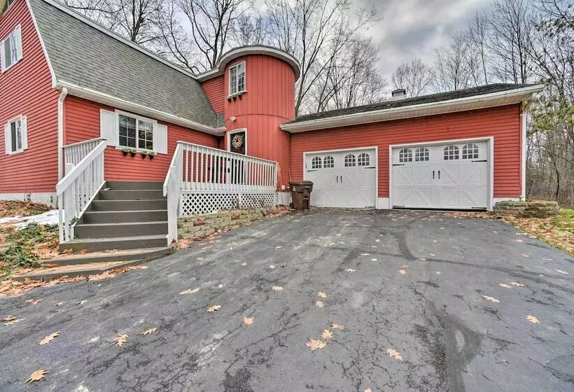 Home On 10 Acres: Perfect For Msu Football Weekend