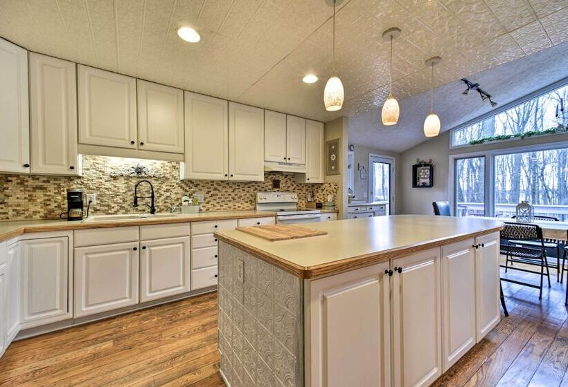 Home On 10 Acres: Perfect For Msu Football Weekend