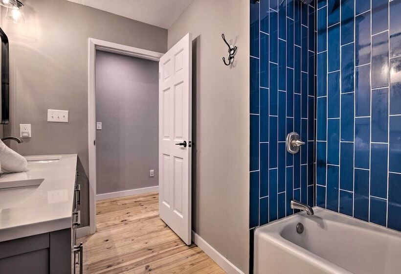 Howdy Haus: Pool + Hot Tub + Outdoor Space