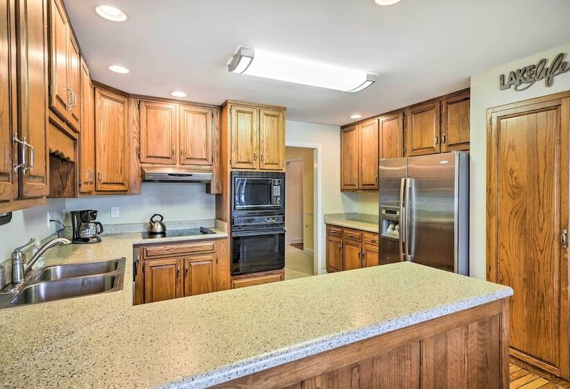 Ideal Chickamauga Lake Home + Dock & Fire Pit