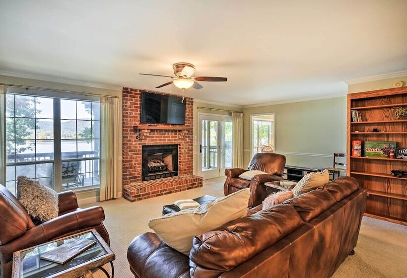 Ideal Chickamauga Lake Home + Dock & Fire Pit
