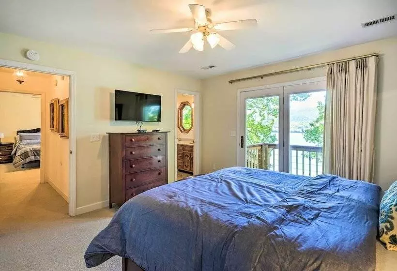 Ideal Chickamauga Lake Home + Dock & Fire Pit