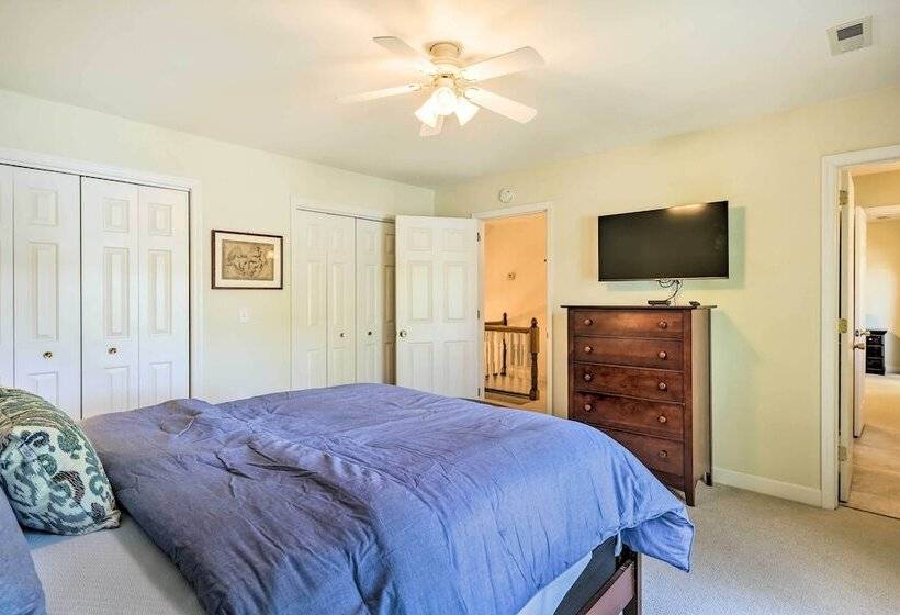 Ideal Chickamauga Lake Home + Dock & Fire Pit