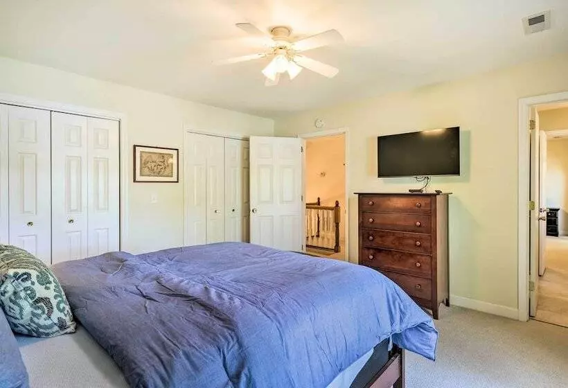Ideal Chickamauga Lake Home + Dock & Fire Pit