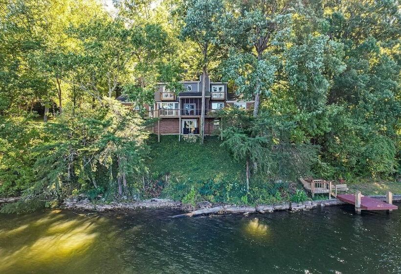 Ideal Chickamauga Lake Home + Dock & Fire Pit