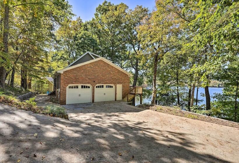 Ideal Chickamauga Lake Home + Dock & Fire Pit