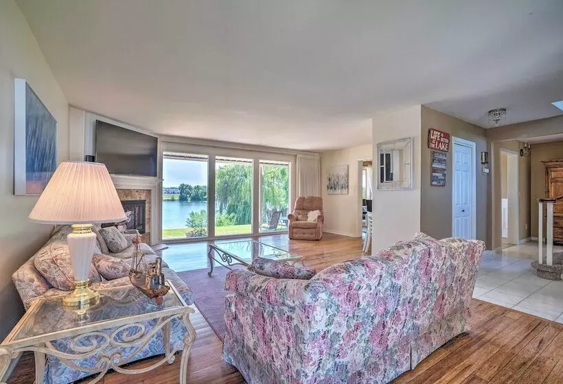 Lake House W/ Hot Tub   1 Mi To Surf  N Slide