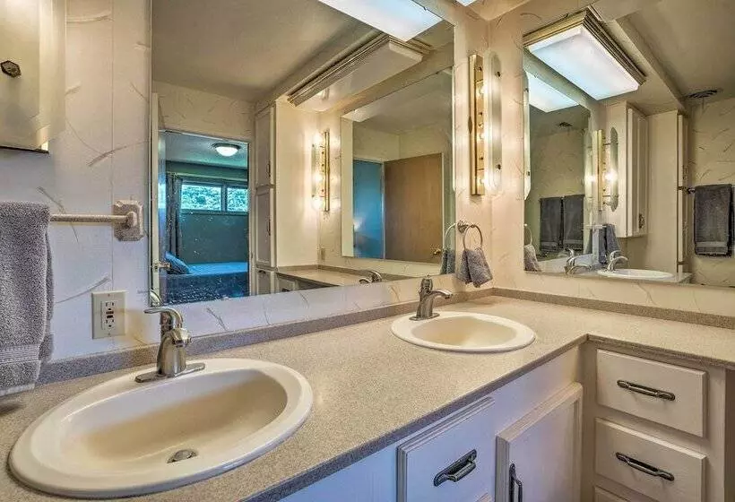 Lake House W/ Hot Tub   1 Mi To Surf  N Slide