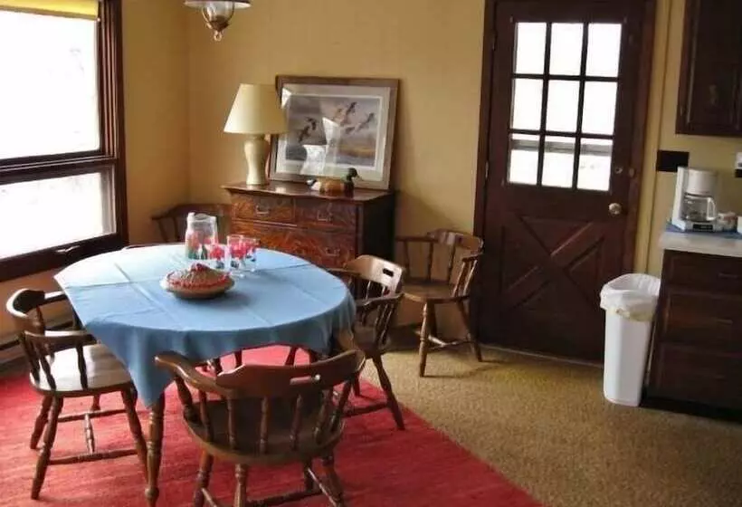 Lakefront Cabin W/ Private Dock: Boat, Fish & Swim