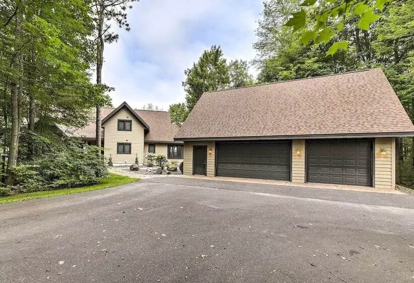 Lakefront Hayward Home W/ Game Room & Private Dock