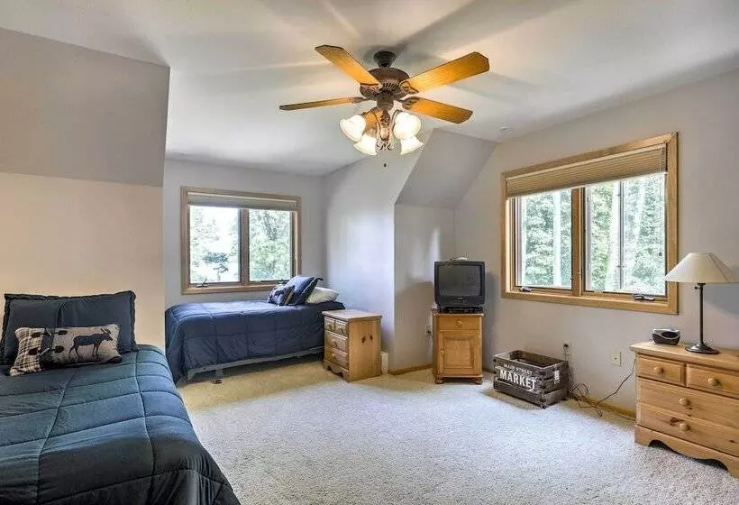 Lakefront Hayward Home W/ Game Room & Private Dock