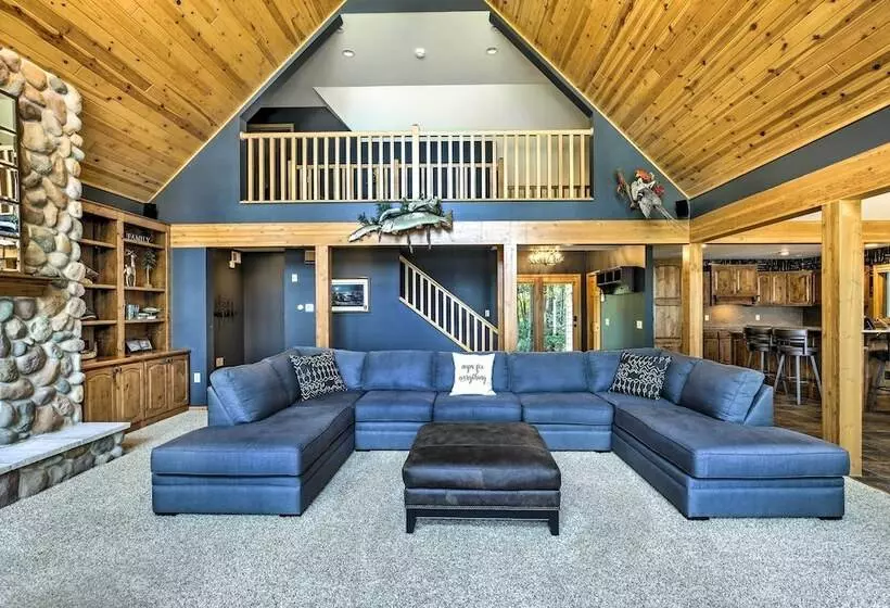 Lakefront Hayward Home W/ Game Room & Private Dock