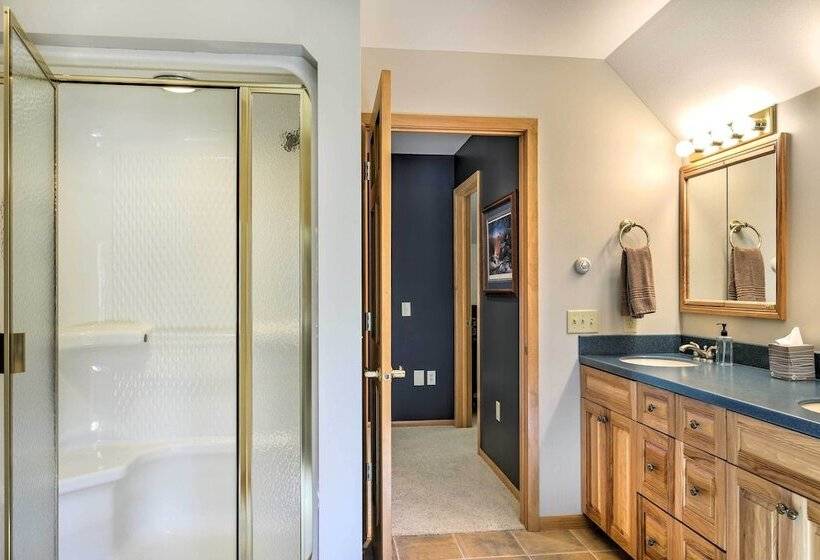 Lakefront Hayward Home W/ Game Room & Private Dock