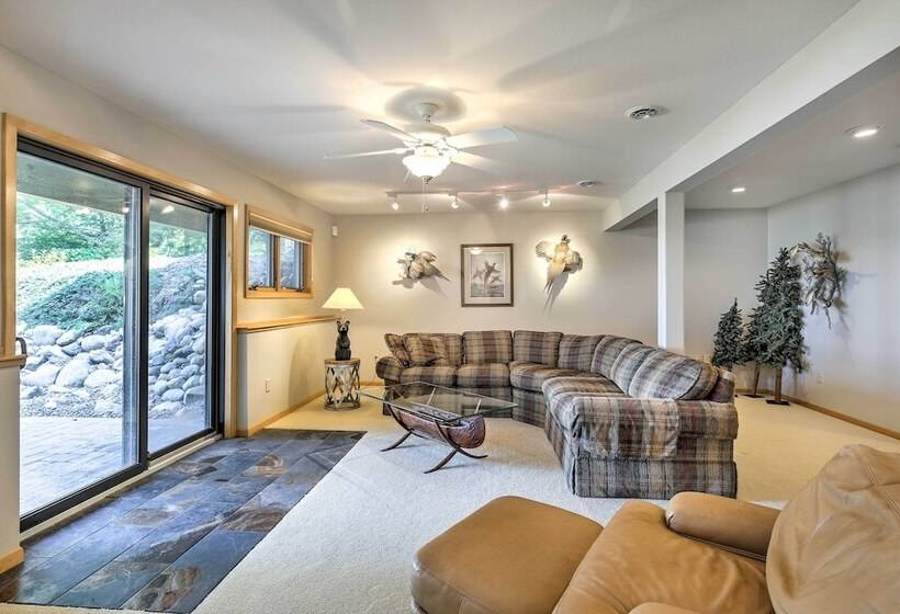 Lakefront Hayward Home W/ Game Room & Private Dock