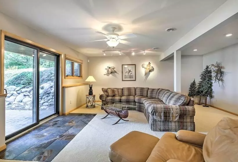 Lakefront Hayward Home W/ Game Room & Private Dock