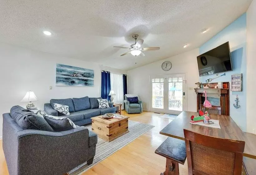 Lakefront Home W/ Deck In Hot Springs!