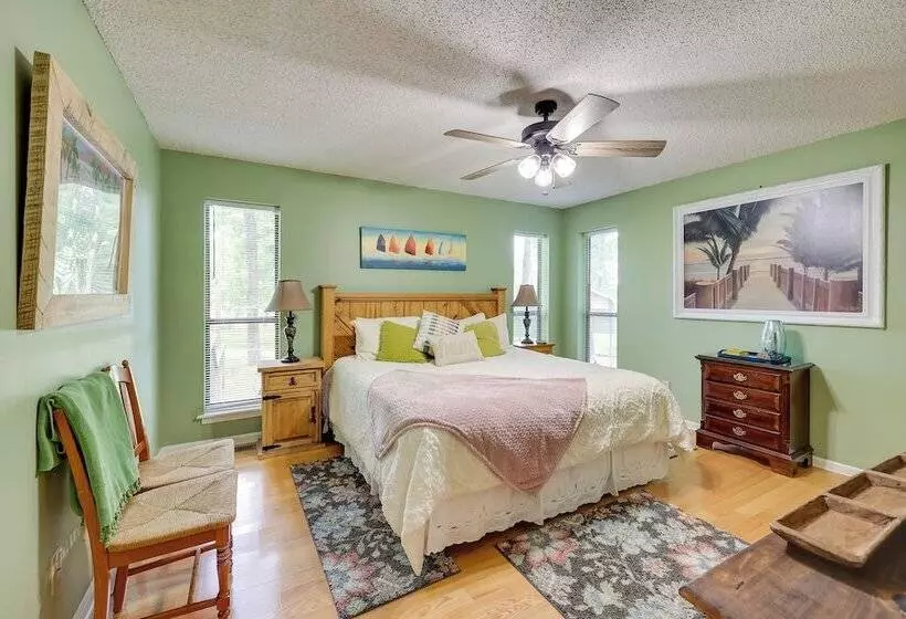 Lakefront Home W/ Deck In Hot Springs!