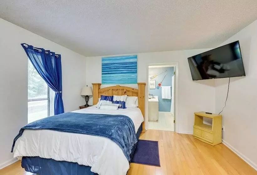 Lakefront Home W/ Deck In Hot Springs!