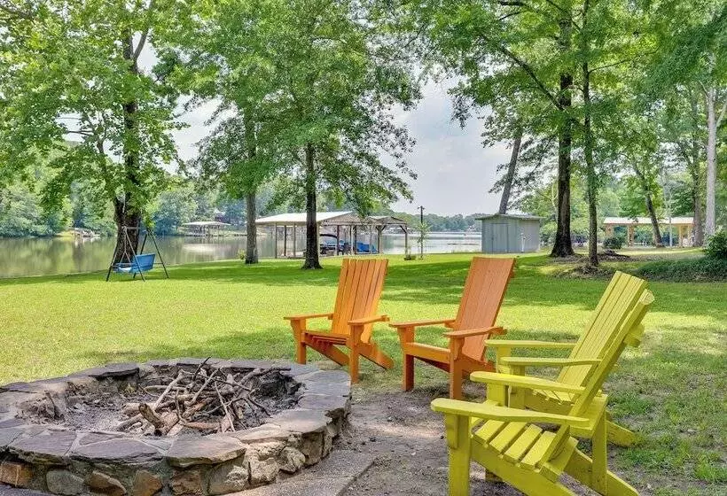 Lakefront Home W/ Deck In Hot Springs!