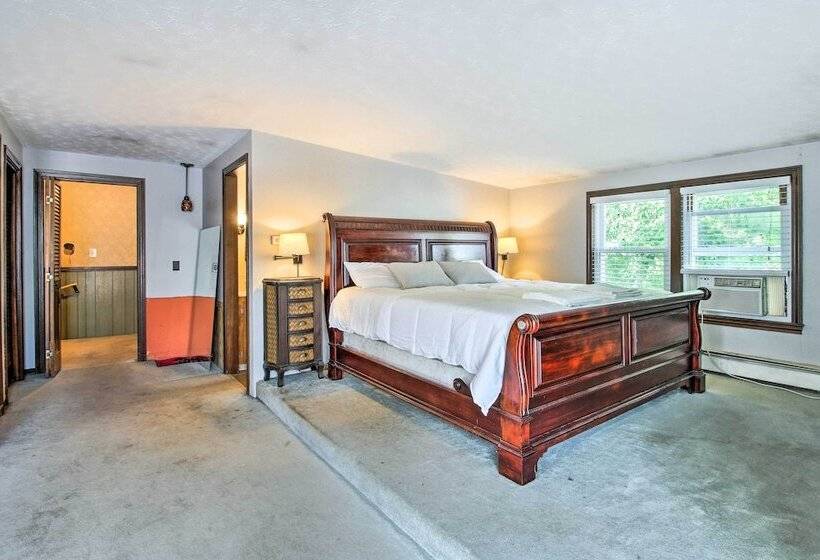 Walking Distance To Beach: Maine Home W/ Deck!