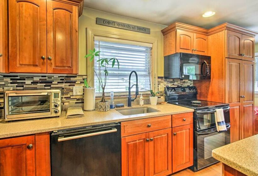 Walking Distance To Beach: Maine Home W/ Deck!