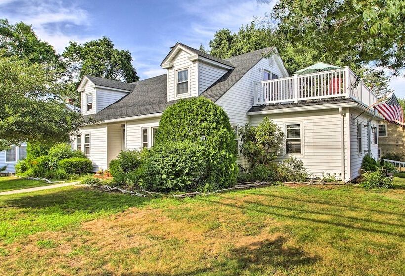 Walking Distance To Beach: Maine Home W/ Deck!