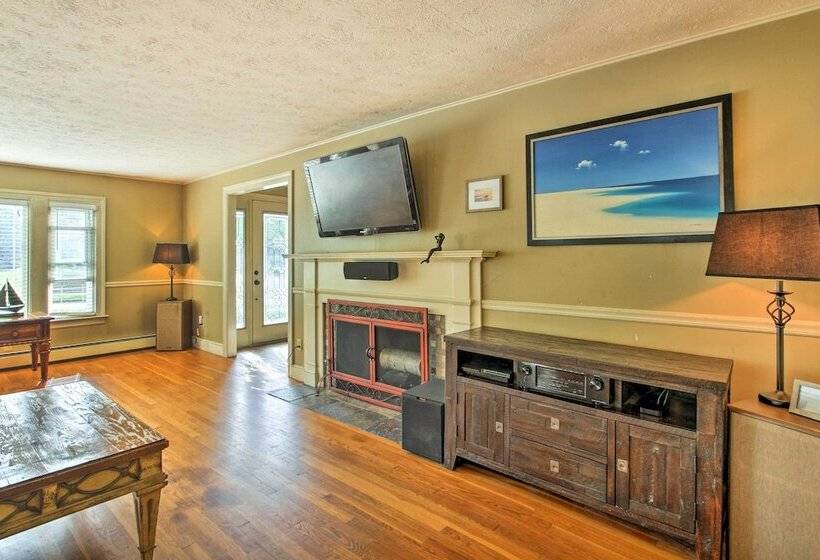 Walking Distance To Beach: Maine Home W/ Deck!