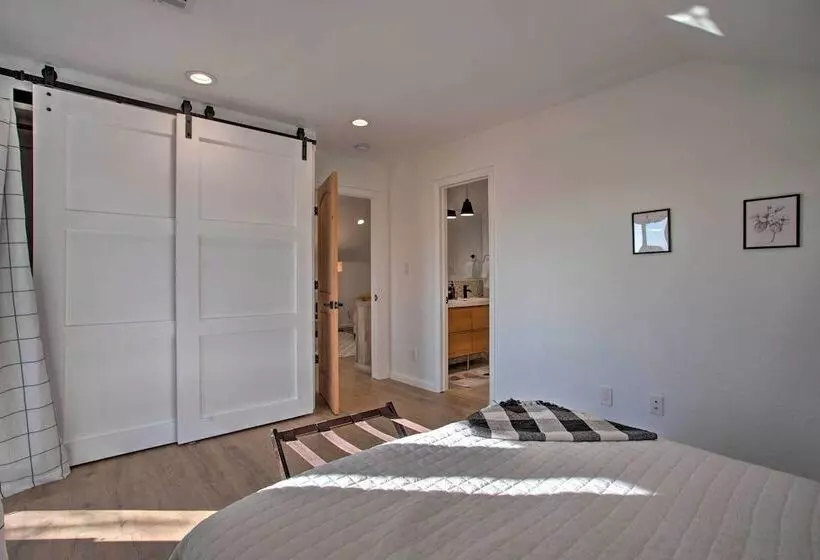 Medicine Park Cabin W/ Mountain Views!