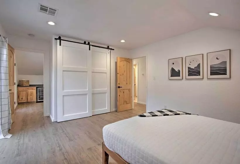 Medicine Park Cabin W/ Mountain Views!