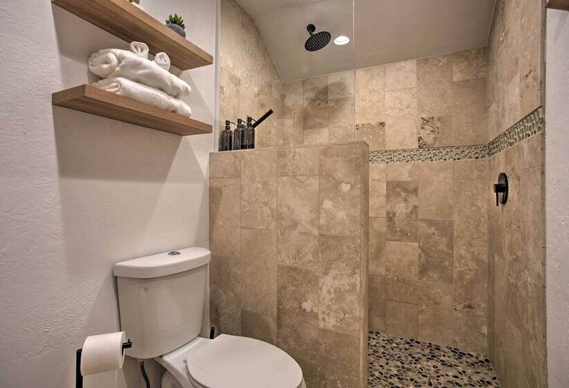 Medicine Park Cabin W/ Mountain Views!