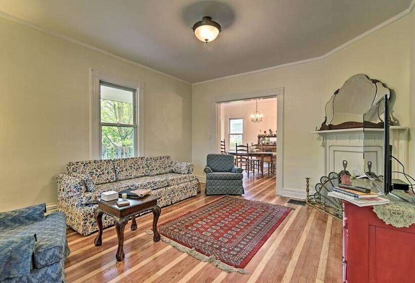 Millburn House W/ Deck Walk To Nyc Transit!