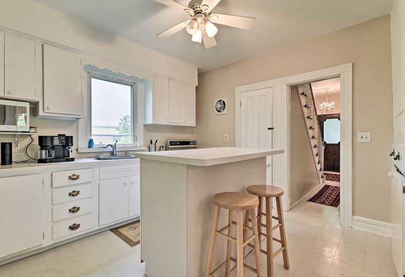 Millburn House W/ Deck Walk To Nyc Transit!